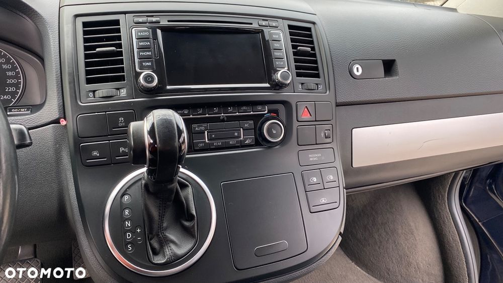 Volkswagen Multivan - 9