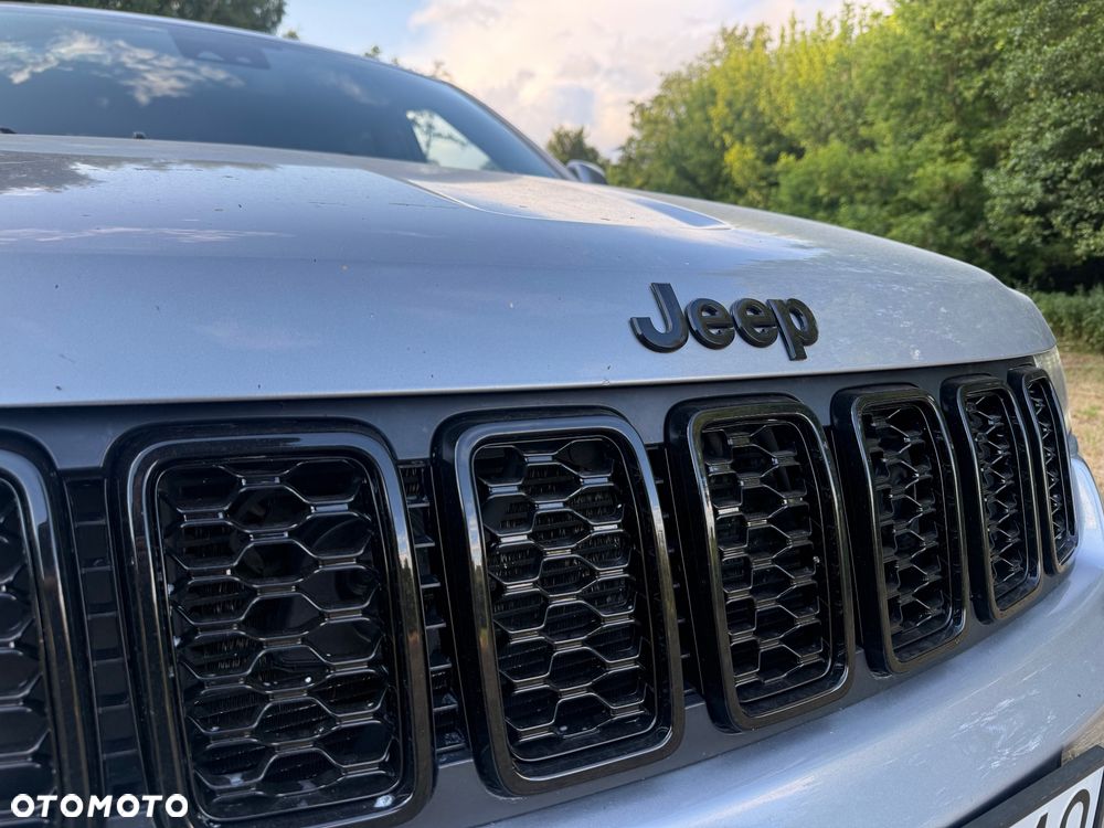 Jeep Grand Cherokee - 11