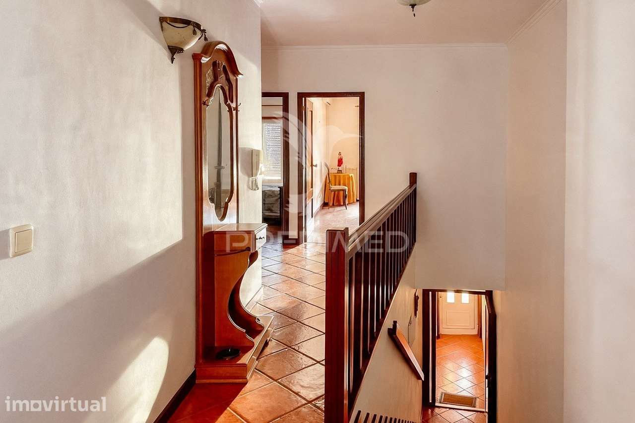 Apartamento T3 com anexo, garagem e logradouro no centro de Vila Verde - Grande imagem: 5/27