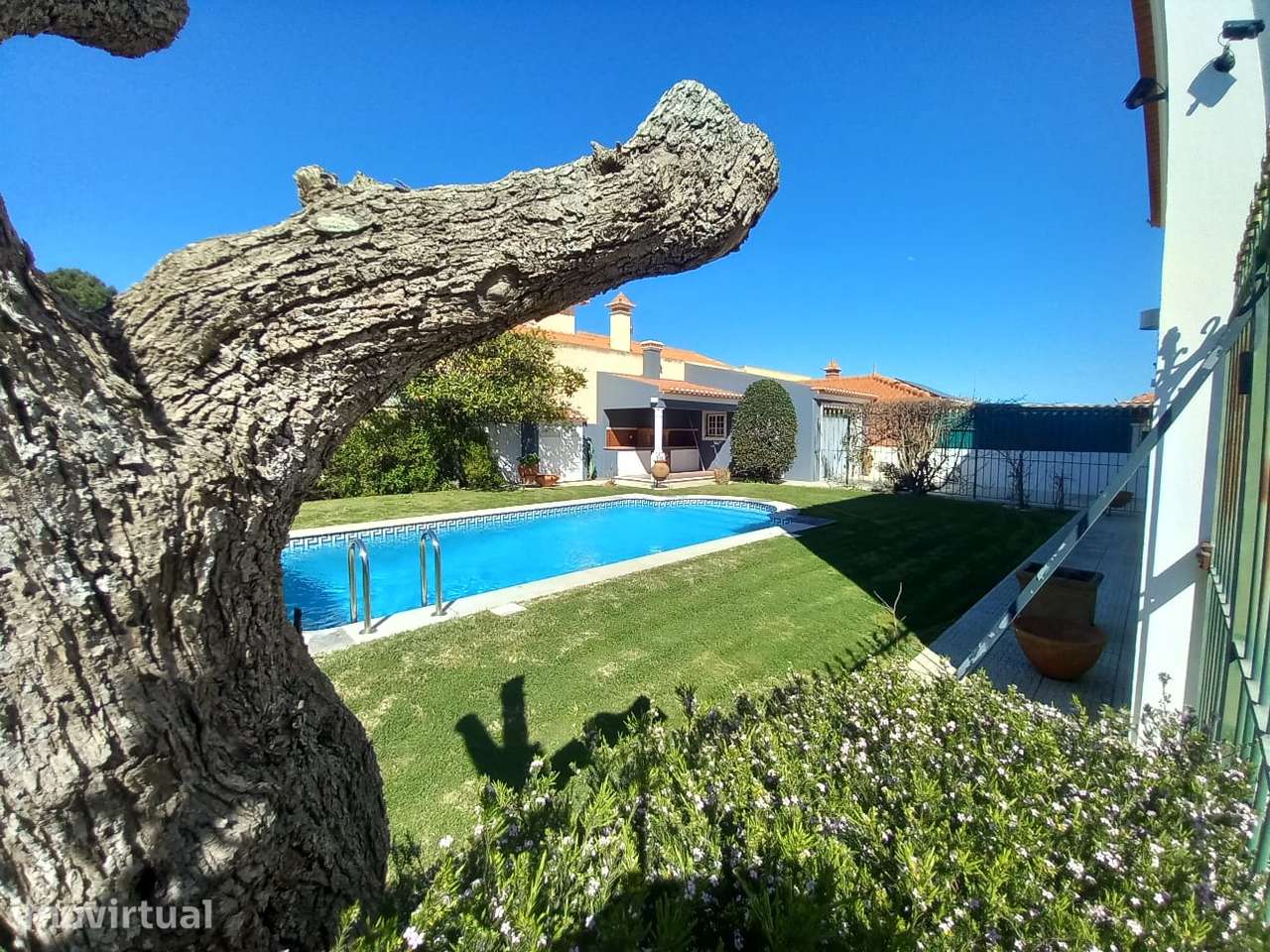 Moradia T4 Isolada, com Piscina e Garagem! - Grande imagem: 4/42