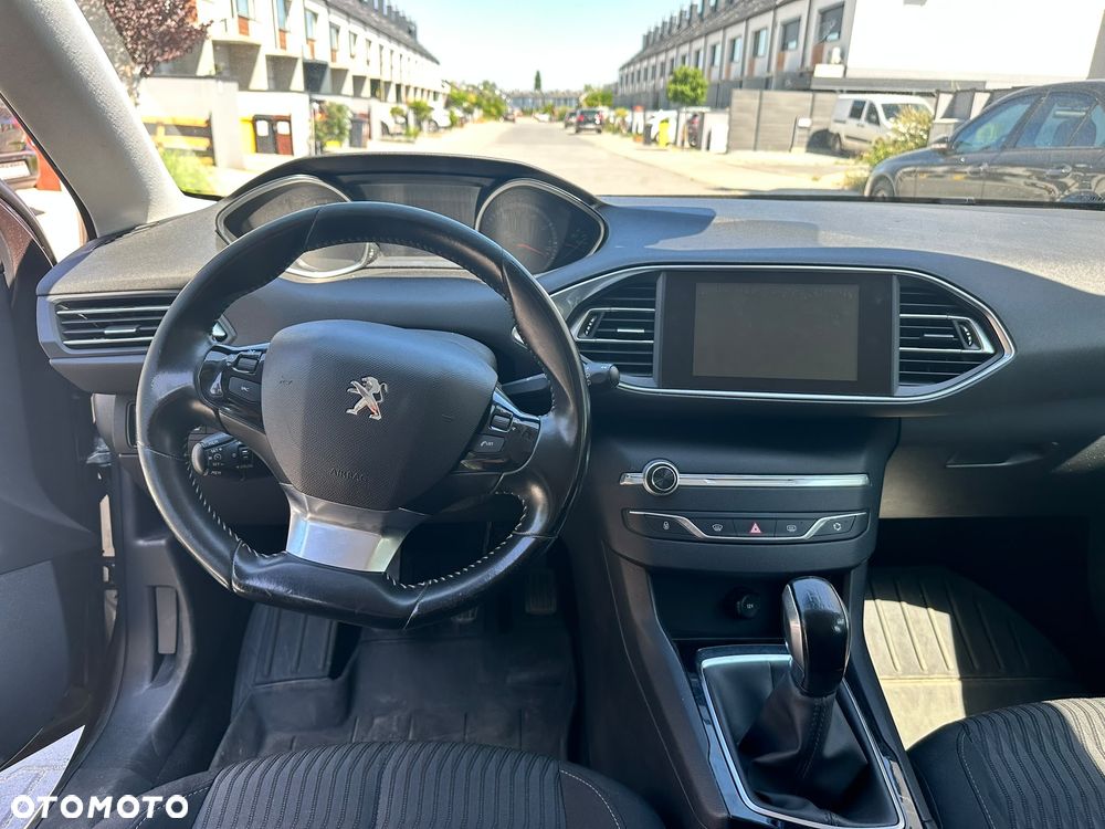 Peugeot 308 1.2 PureTech Allure S&S - 3