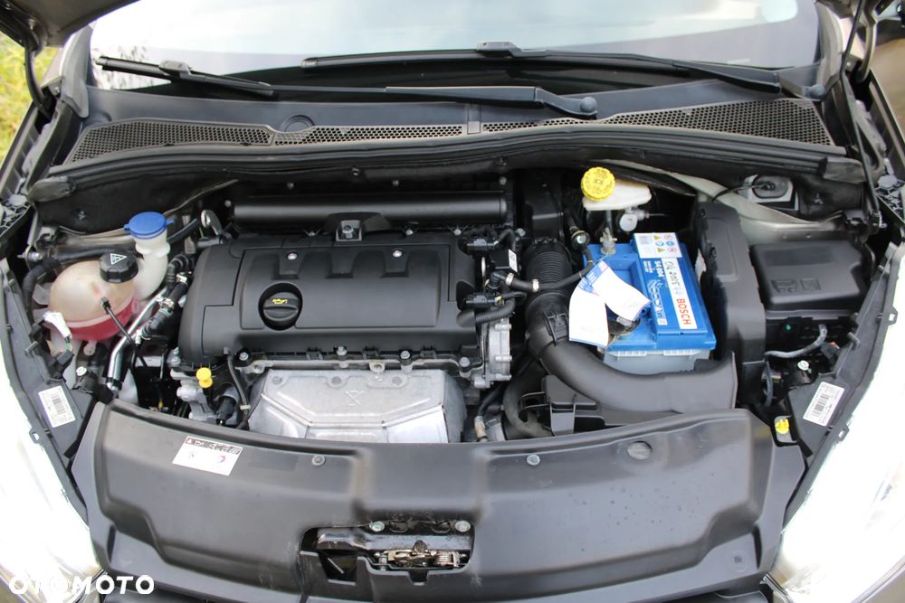 Peugeot 208 - 18