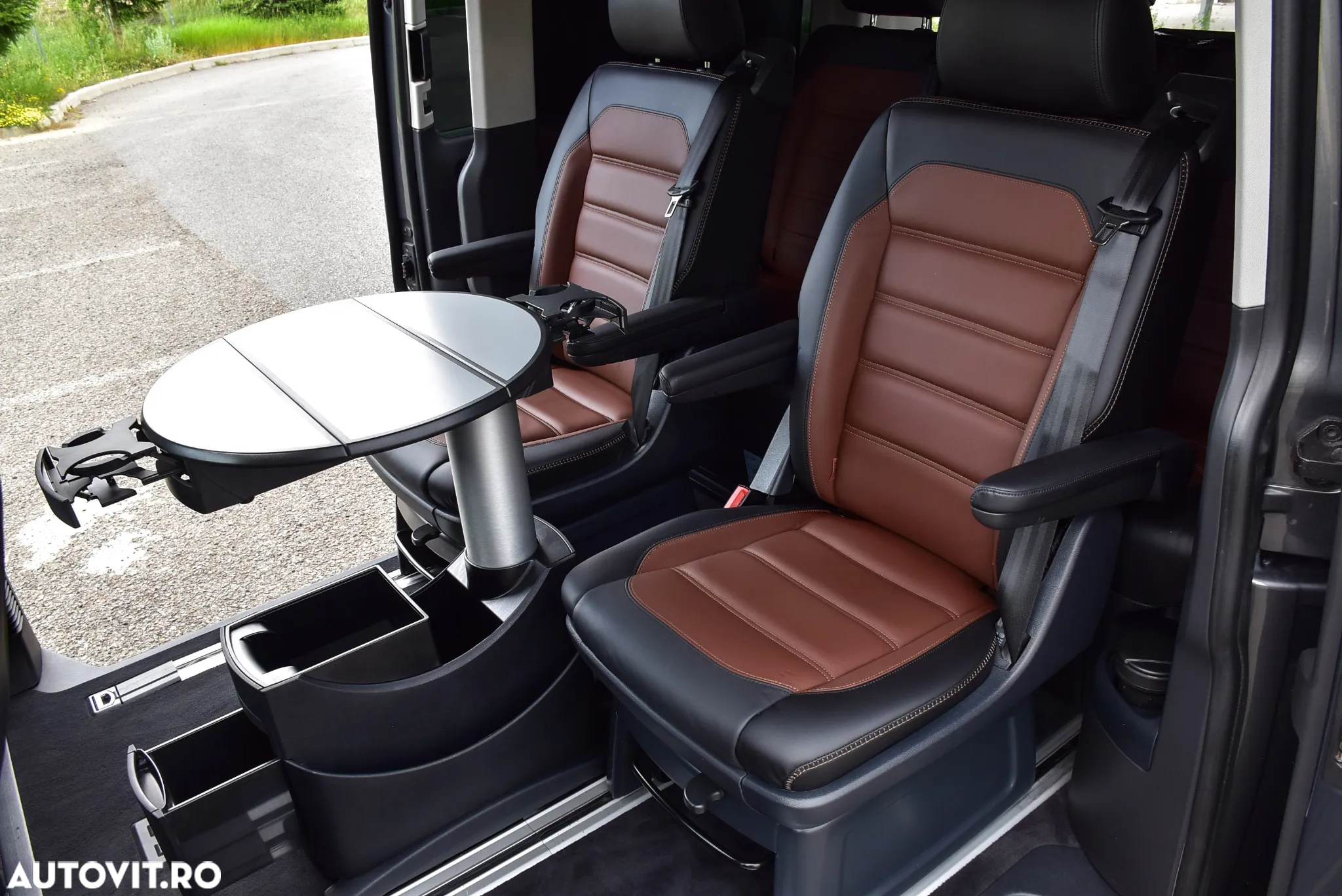 Volkswagen Multivan - 24