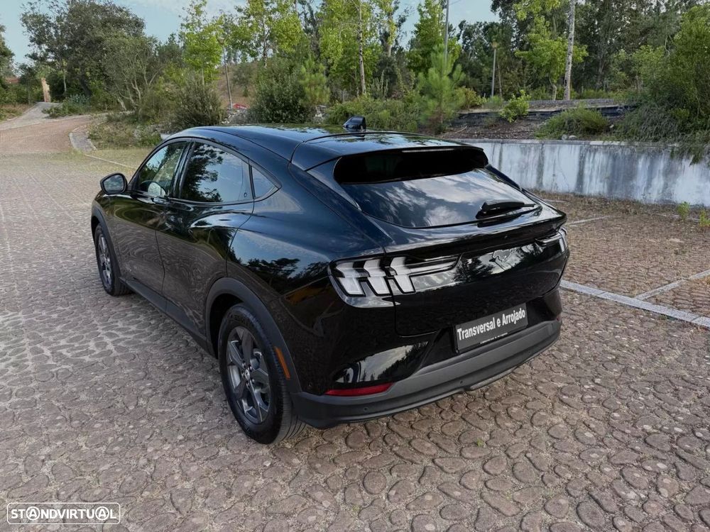 Ford Mustang Mach-E 75.7 kWh Premium AWD — fotografia 15