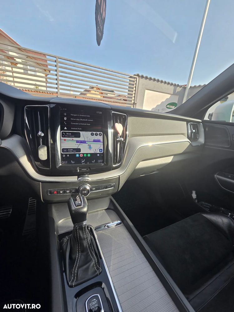 Volvo XC 60 D5 AWD Geartronic RDesign - 6