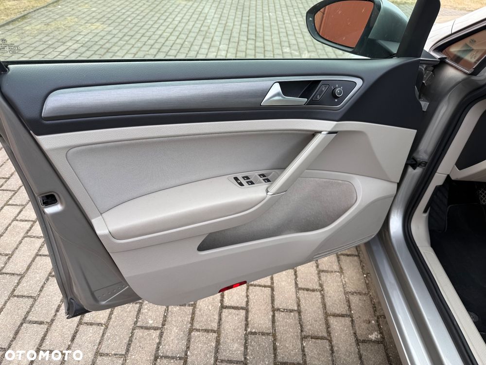 Volkswagen Golf - 10