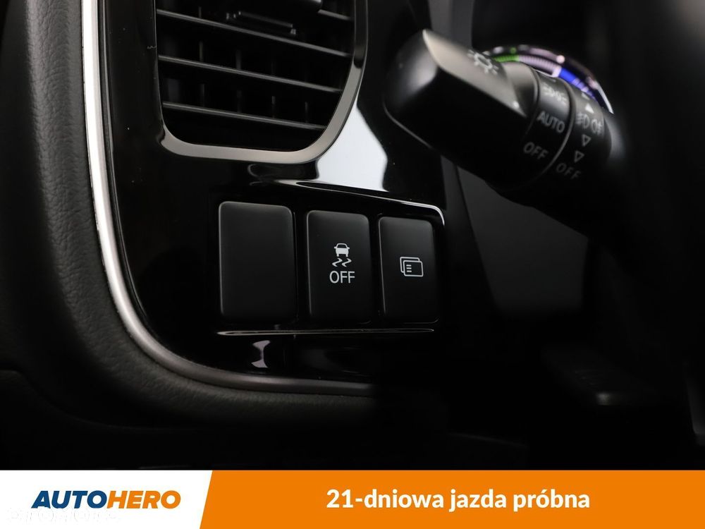 Mitsubishi Outlander - 33