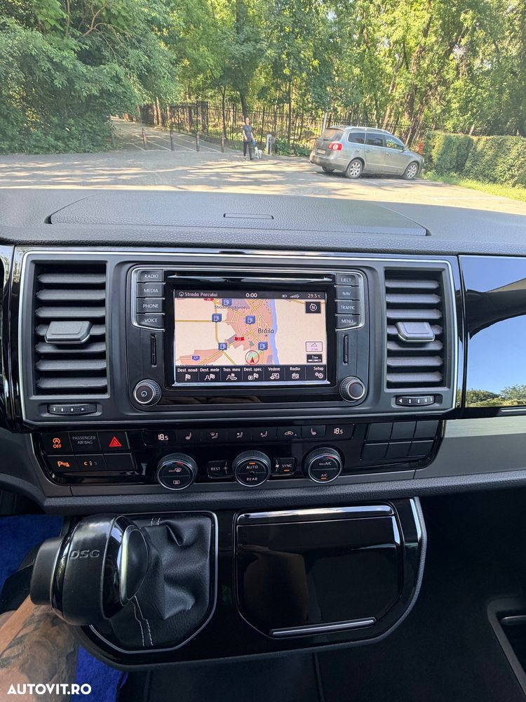 Volkswagen Multivan - 14