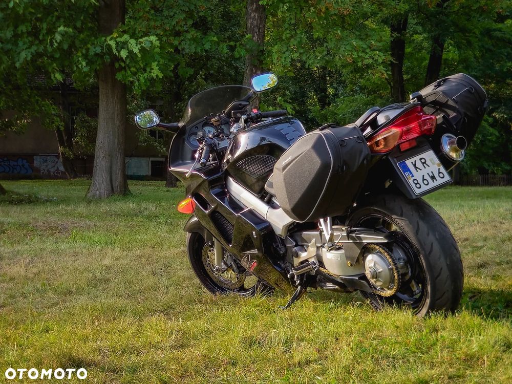 Honda VFR - 10