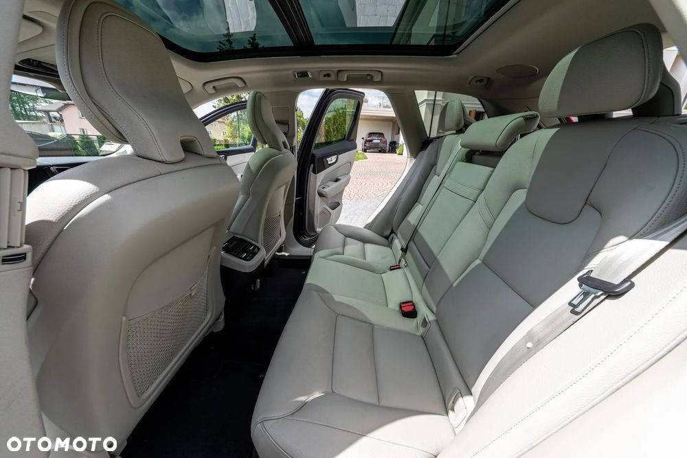 Volvo XC 60 T5 AWD Inscription - 12