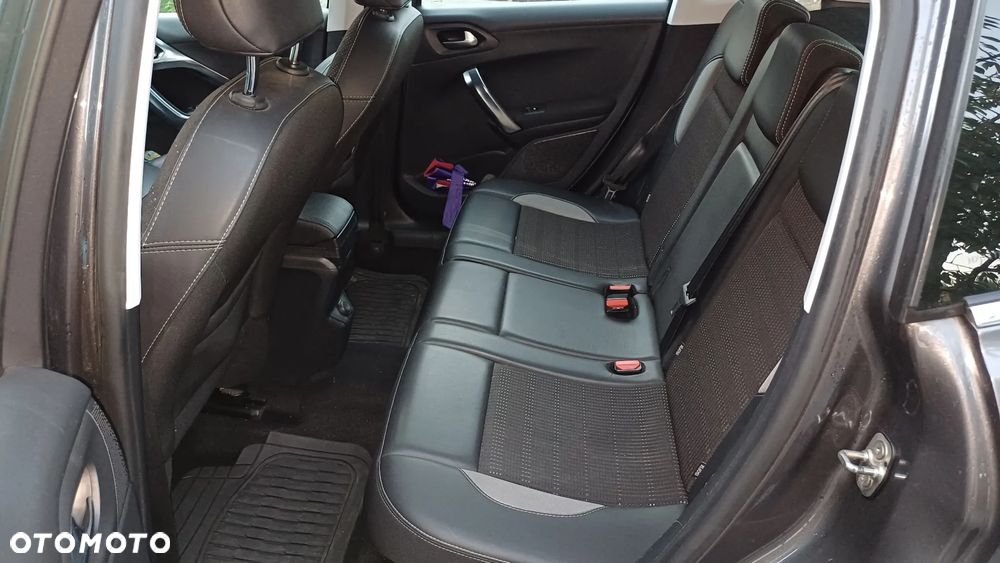 Peugeot 2008 1.6 BlueHDi Allure - 11