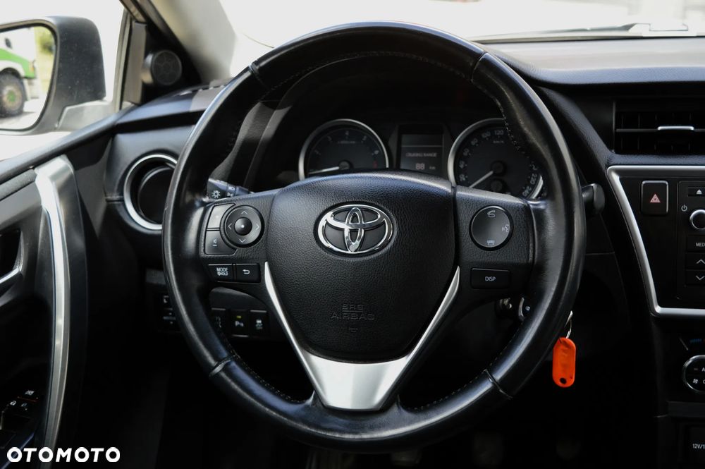 Toyota Auris 1.6 Premium + - 20