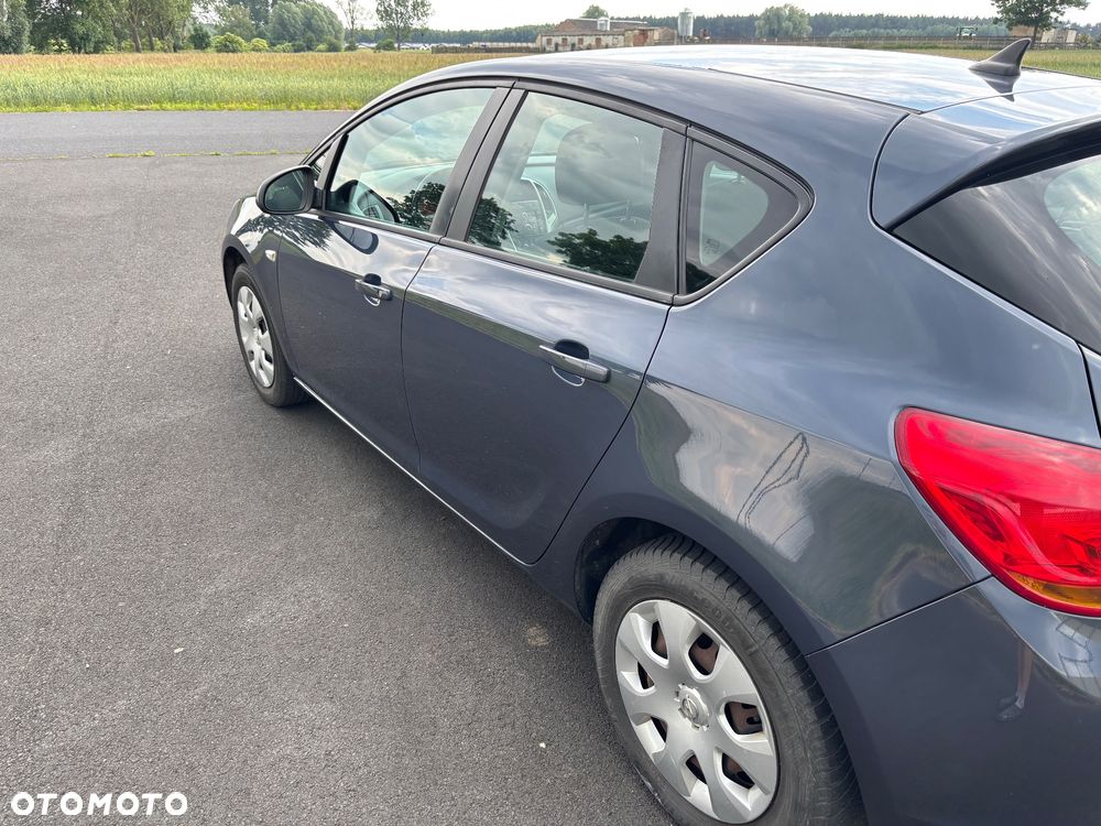 Opel Astra 1.6 Cosmo - 8