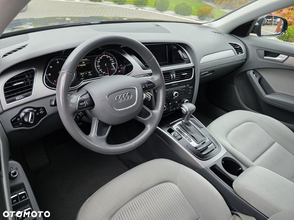 Audi A4 Limousine - 14
