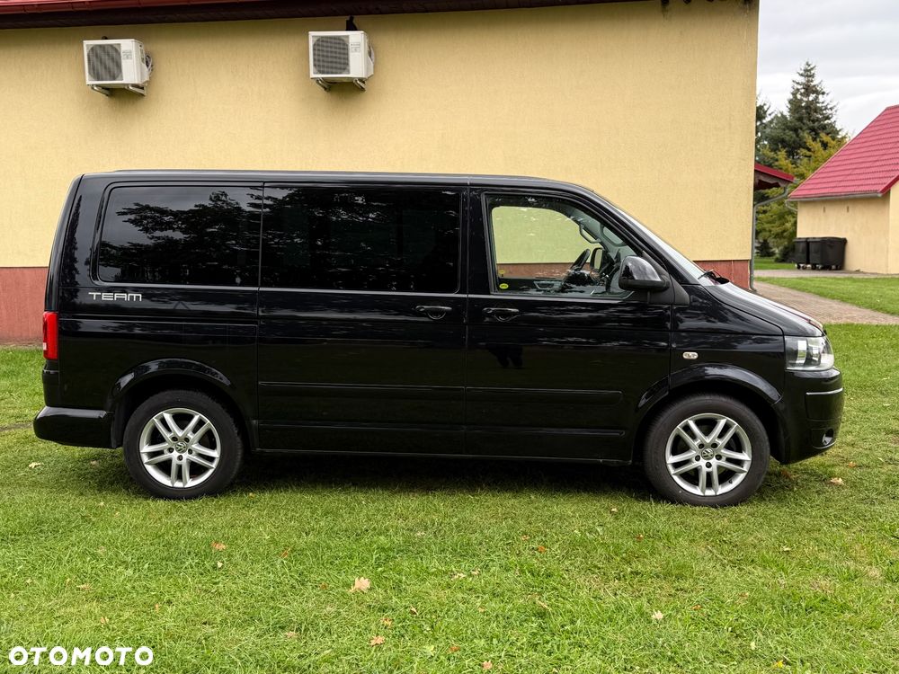 Volkswagen Multivan - 12