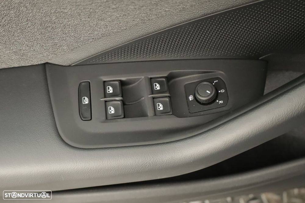VW Passat Variant 1.5 TSI eHybrid DSG - 19