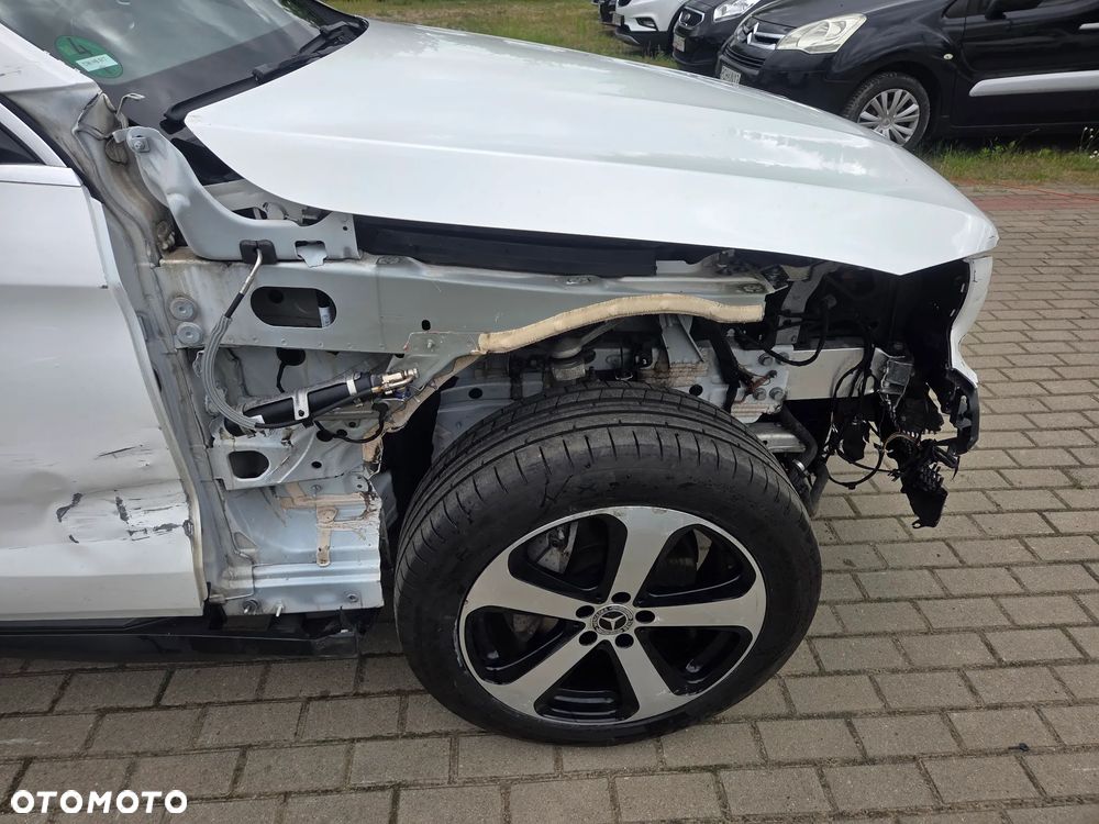 Mercedes-Benz GLC 250 4Matic 9G-TRONIC Exclusive - 9