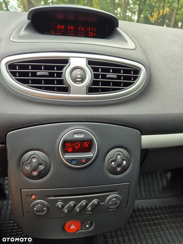 Renault Clio - 10