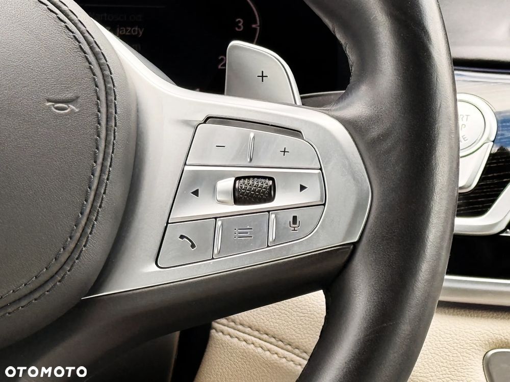 BMW Seria 7 750i xDrive - 22