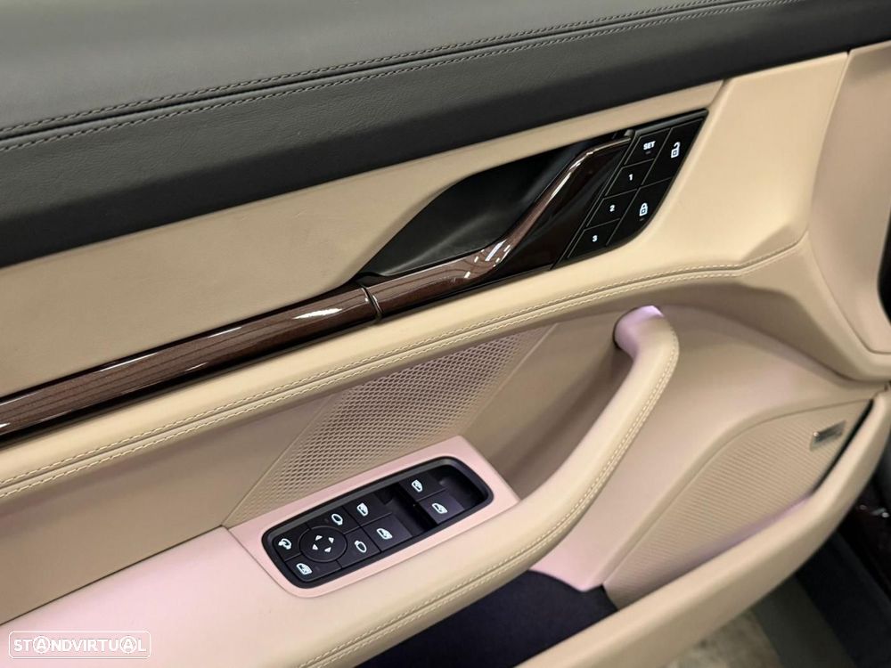 Porsche Taycan 4S - 36