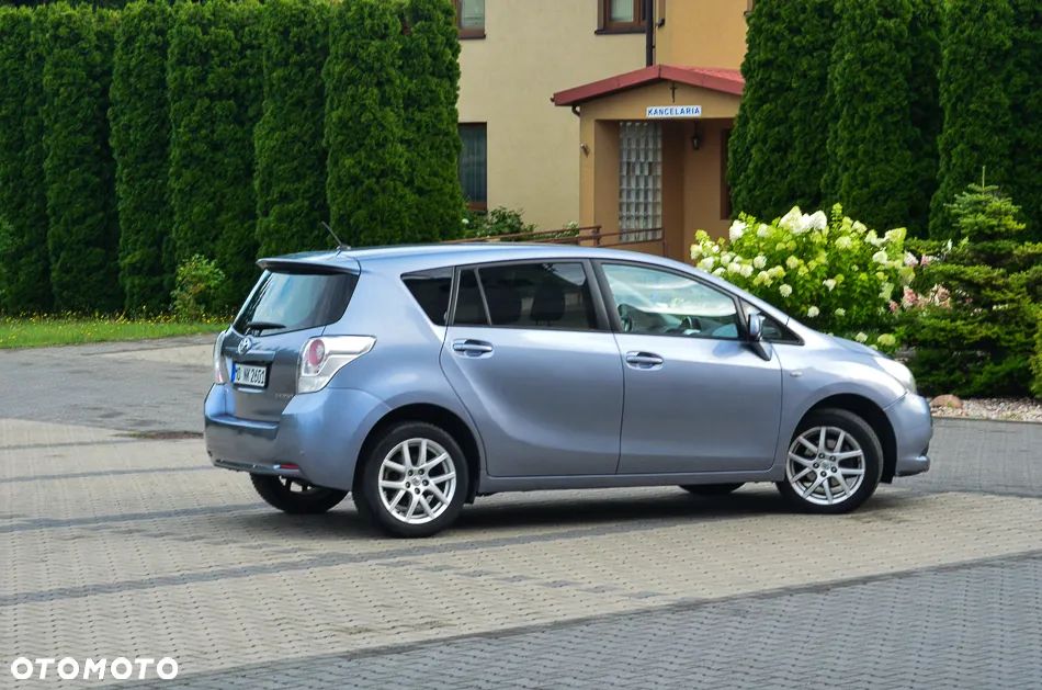 Toyota Verso 1.6 Premium 7os - 16