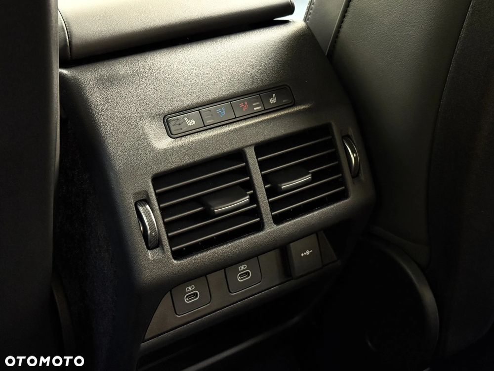 Land Rover Discovery Sport 2.0 D200 mHEV Metropolitan - 11