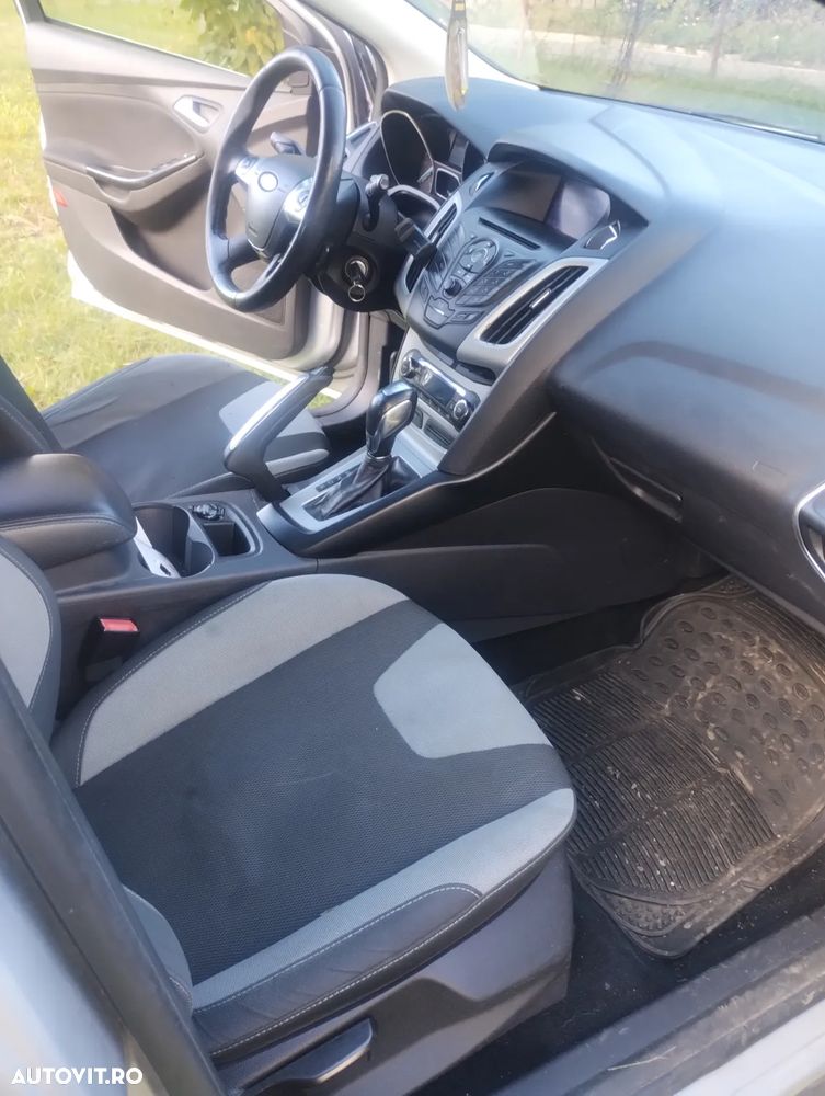 Ford Focus 2.0 TDCI DPF Powershift Titanium - 8