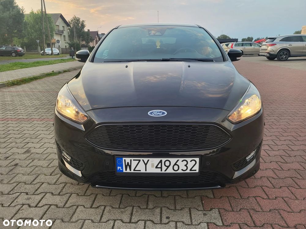 Ford Focus 1.5 EcoBoost Black Edition ASS - 4