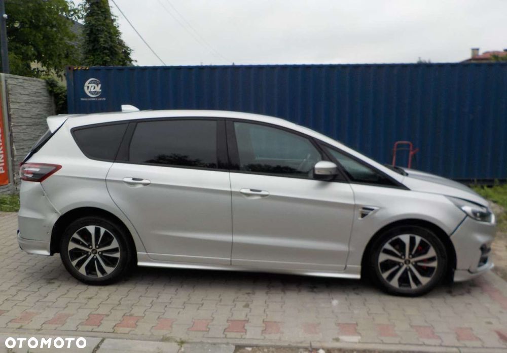 Ford S-Max - 11