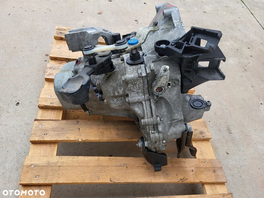 Skrzynia biegów 20A704 Citroen C3 III 1.2VTI - 5