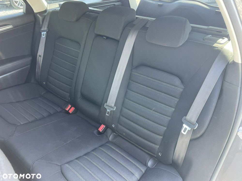 Ford Mondeo 2.0 TDCi Ambiente PowerShift - 24