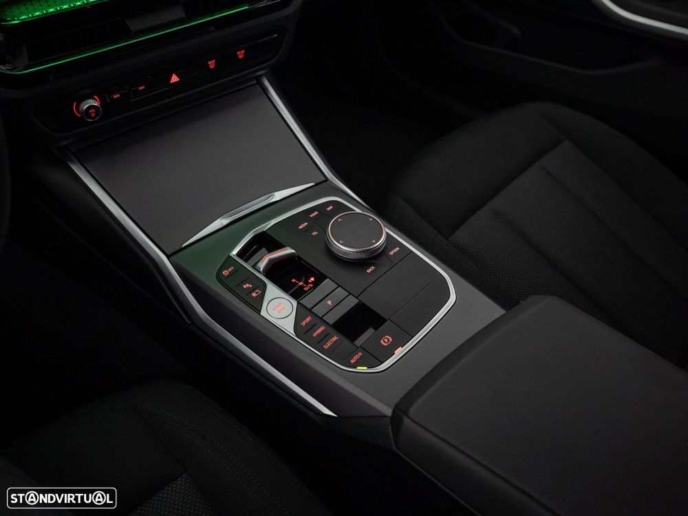 BMW 330 e Auto - 26