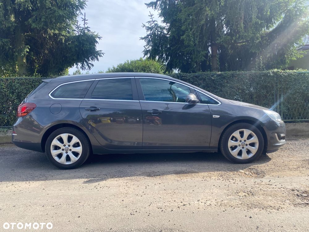 Opel Astra 2014 photo 2