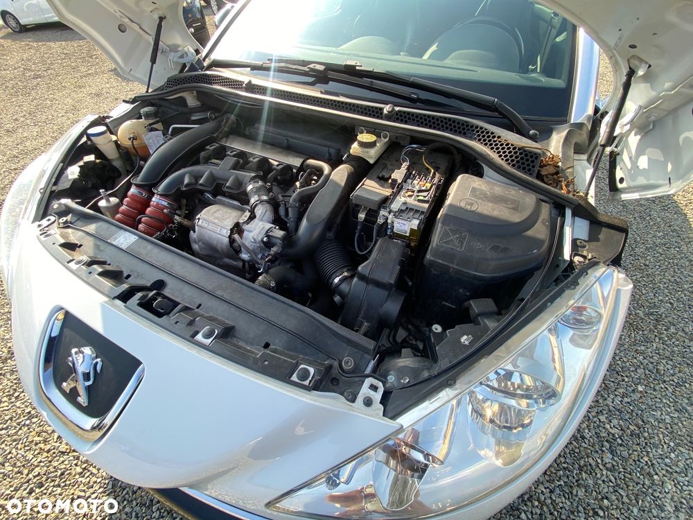 Peugeot RCZ 1.6 155 THP Automatik - 12