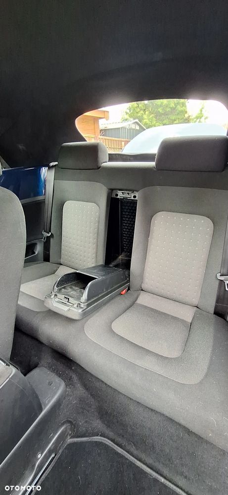 Volkswagen New Beetle - 13