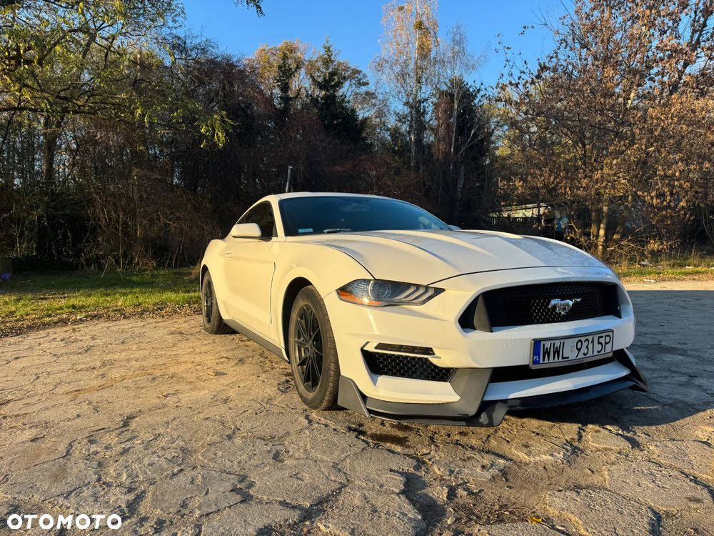 Ford Mustang - 1