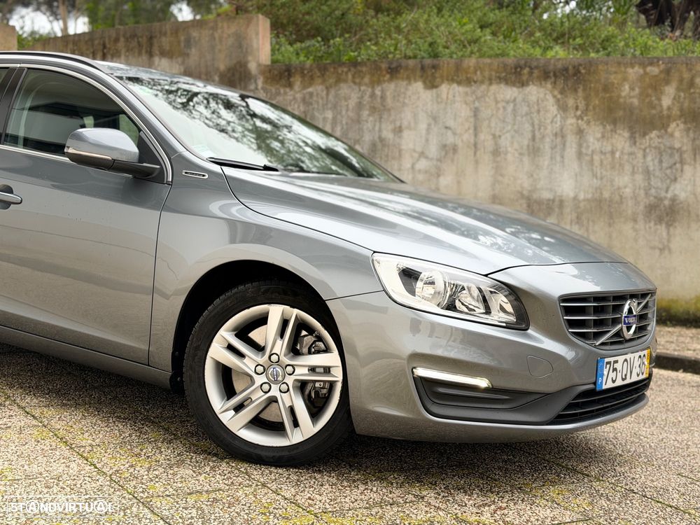 Volvo V60 2.4 D6 R-Design Mom.AWD Phev - 7