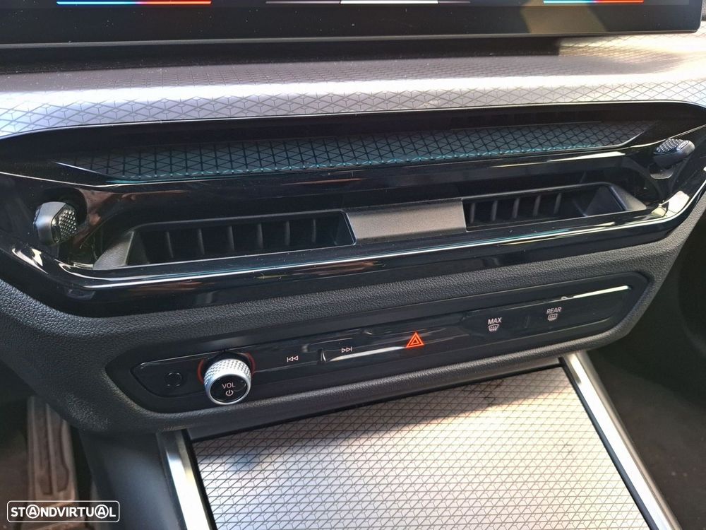 BMW 320 d Pack Desportivo M Auto - 21