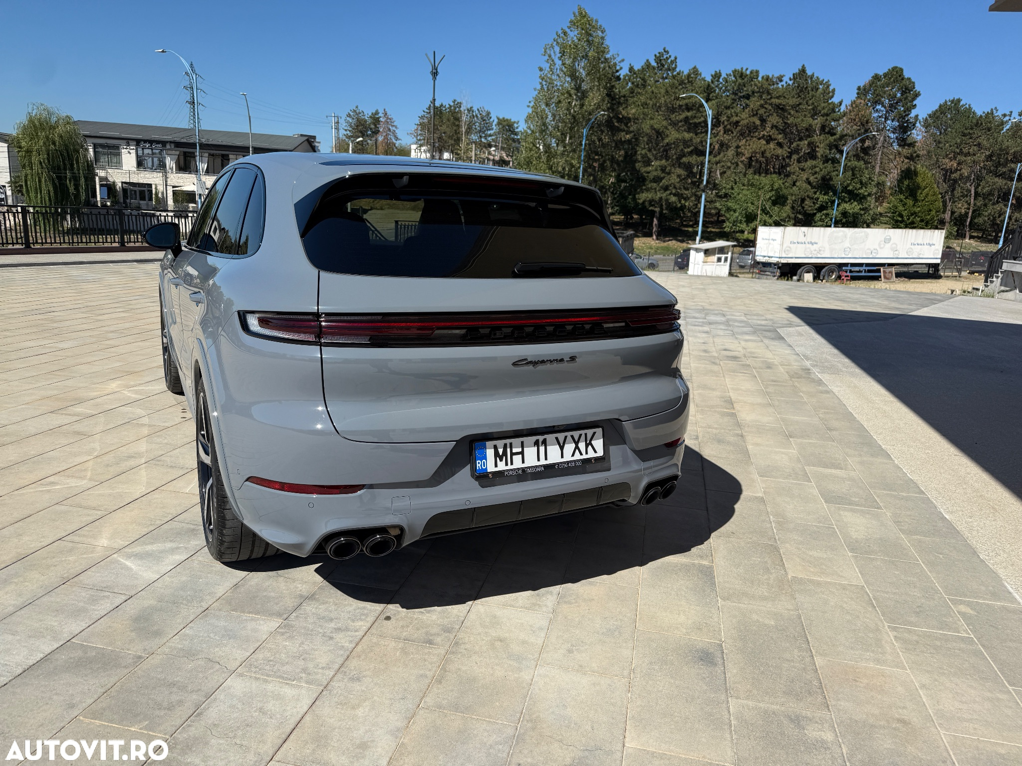 Porsche Cayenne S - 7