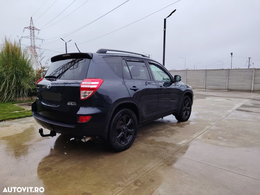 Toyota RAV4 2.2 D-4D Comfort - 11