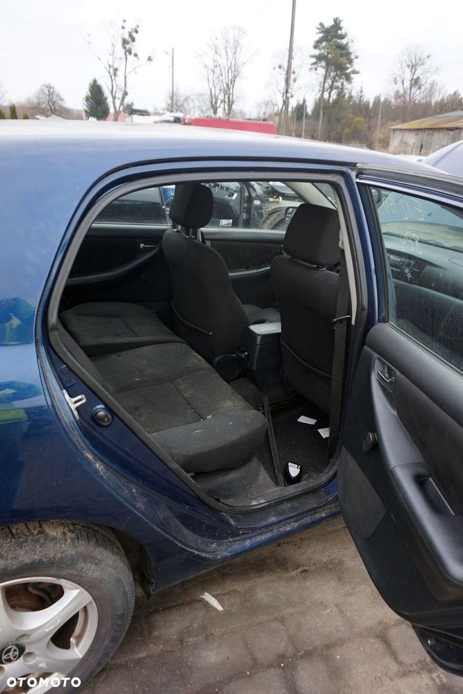 TOYOTA COROLLA E12 LIFT 5D HB 8P4 1.4 D4D KM GRANATOWY na części - 15