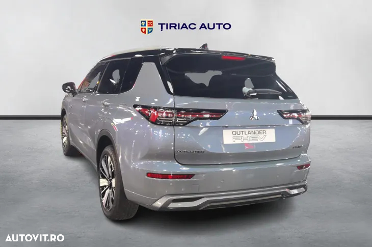 Mitsubishi Outlander 2.4 4WD Plug-In Hybrid Top - 3