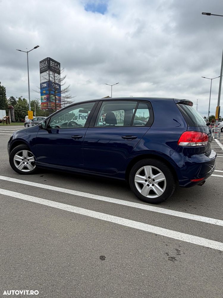 Volkswagen Golf - 8