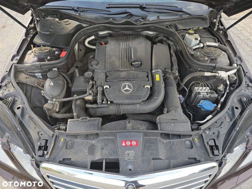 Mercedes-Benz Klasa E 200 CGI BlueEffICIENCY Avantgarde - 14