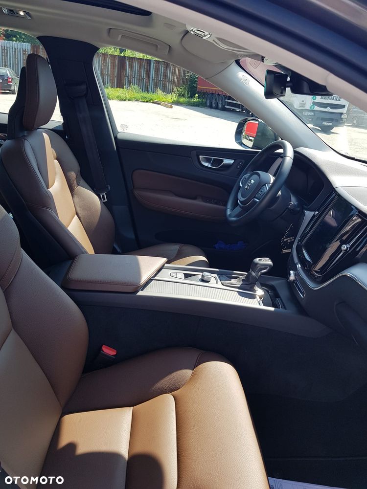 Volvo XC 60 D5 AWD Momentum - 12