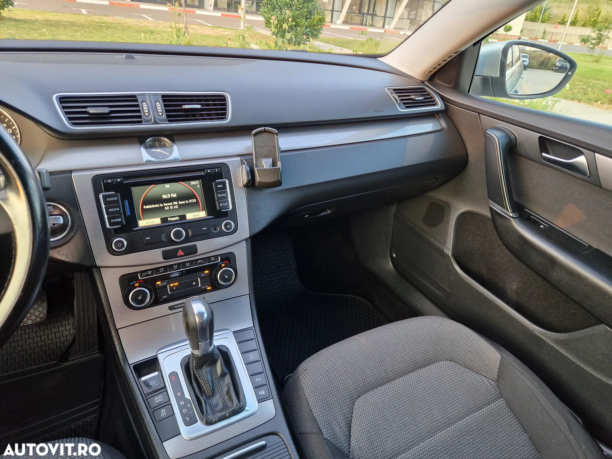 Volkswagen Passat - 19