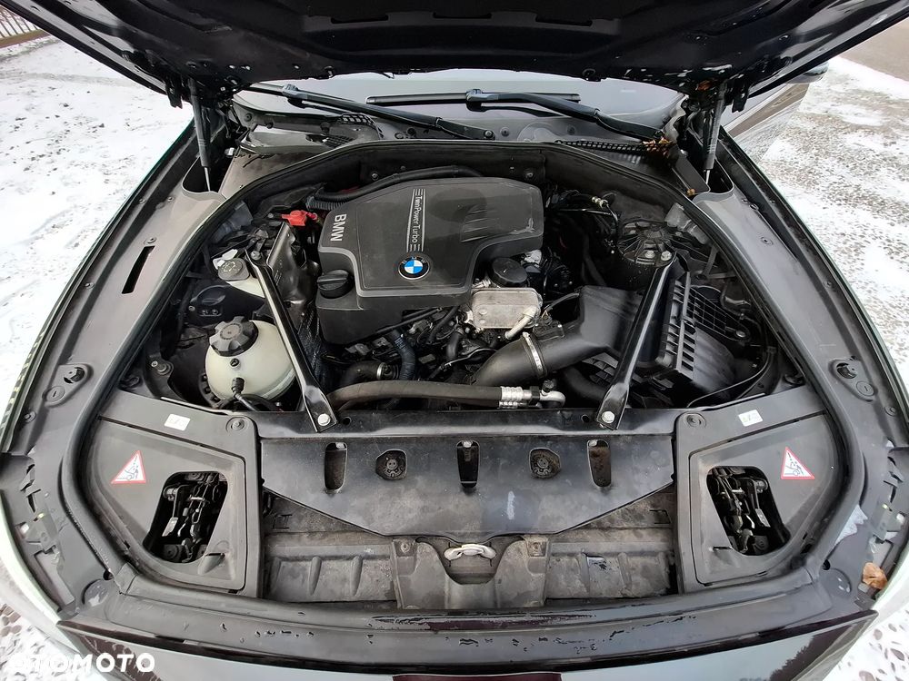 BMW Seria 5 520i - 23