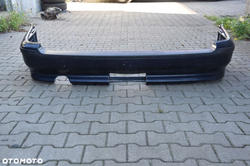 BMW E39 KOMBI ZDERZAK TYLNY POD HAK MONTREALBLAU - 1