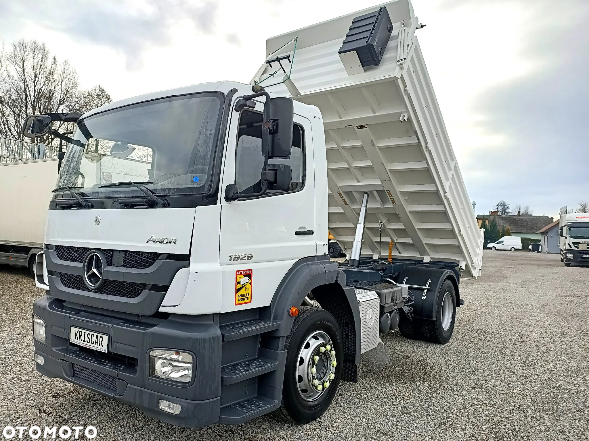 Mercedes-Benz Axor 1829 3 stronny NOWY kiper z blokadą mostu - 2