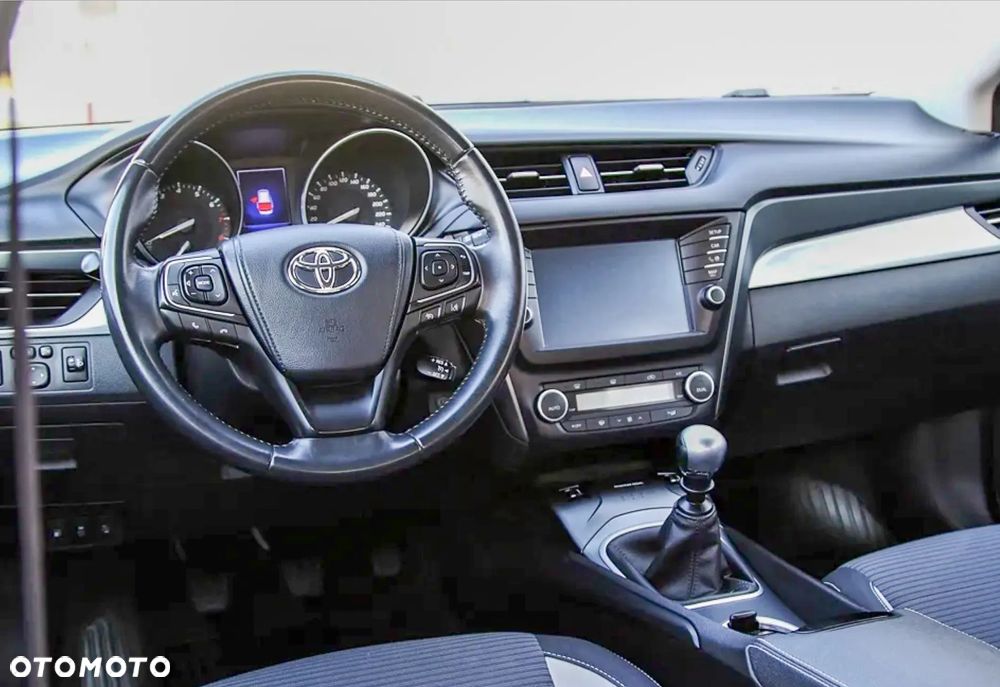 Toyota Avensis - 29